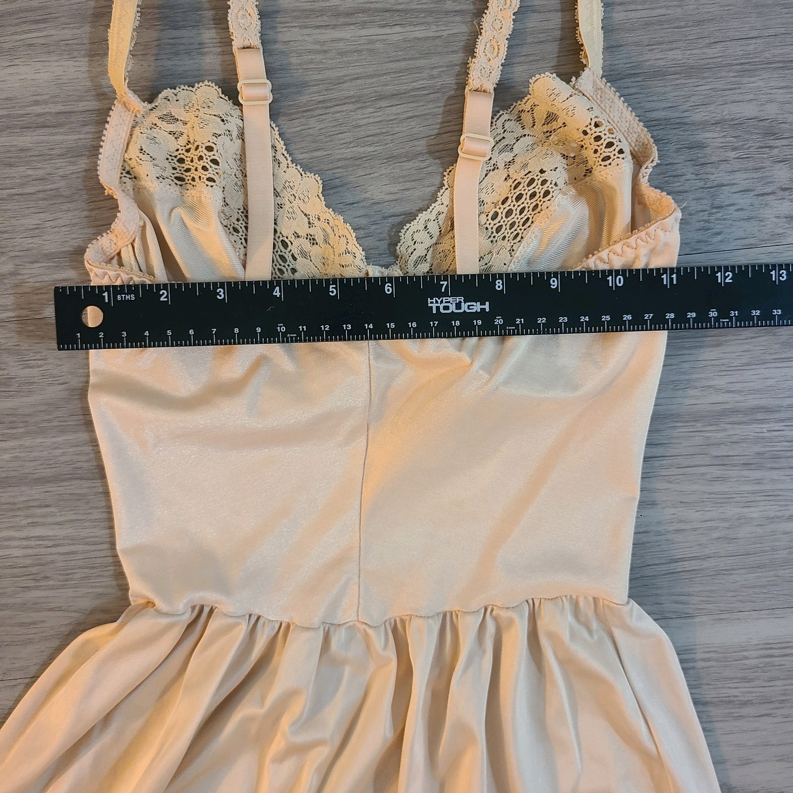 VTG 70s-80s JCPenny Women’s 34C Nude Beige Slip Dress Lace Trim Nightgown