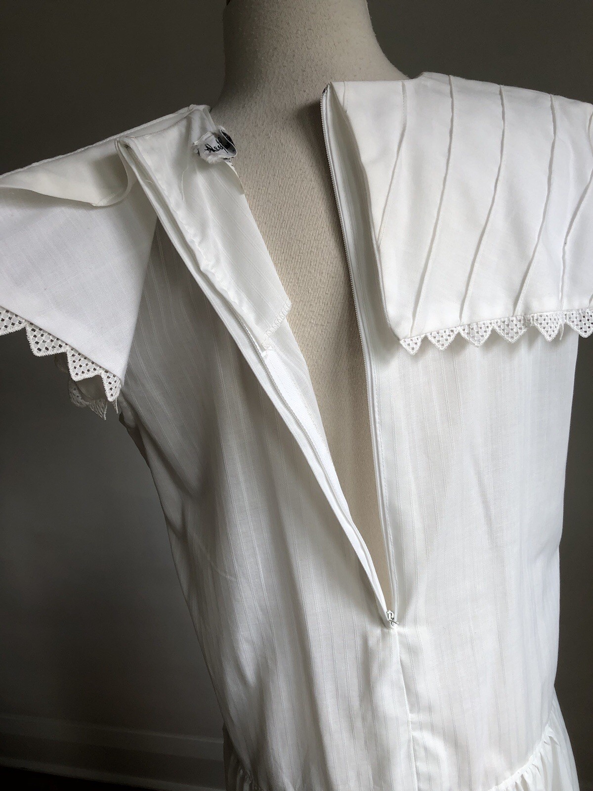 STUNNED VTG ISLE OF CAPRI Dallas White Cotton Drop-waist Prairie Day Dress M/L