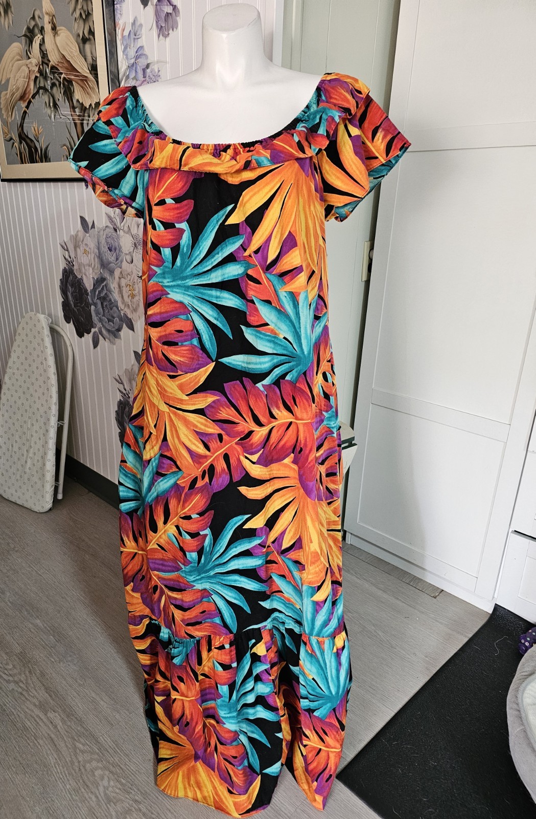 HILO HATTIE Hawaiian Maxi Dress XL 16-20 Tall Best Ruffle Floral Muumuu Vtg EUC