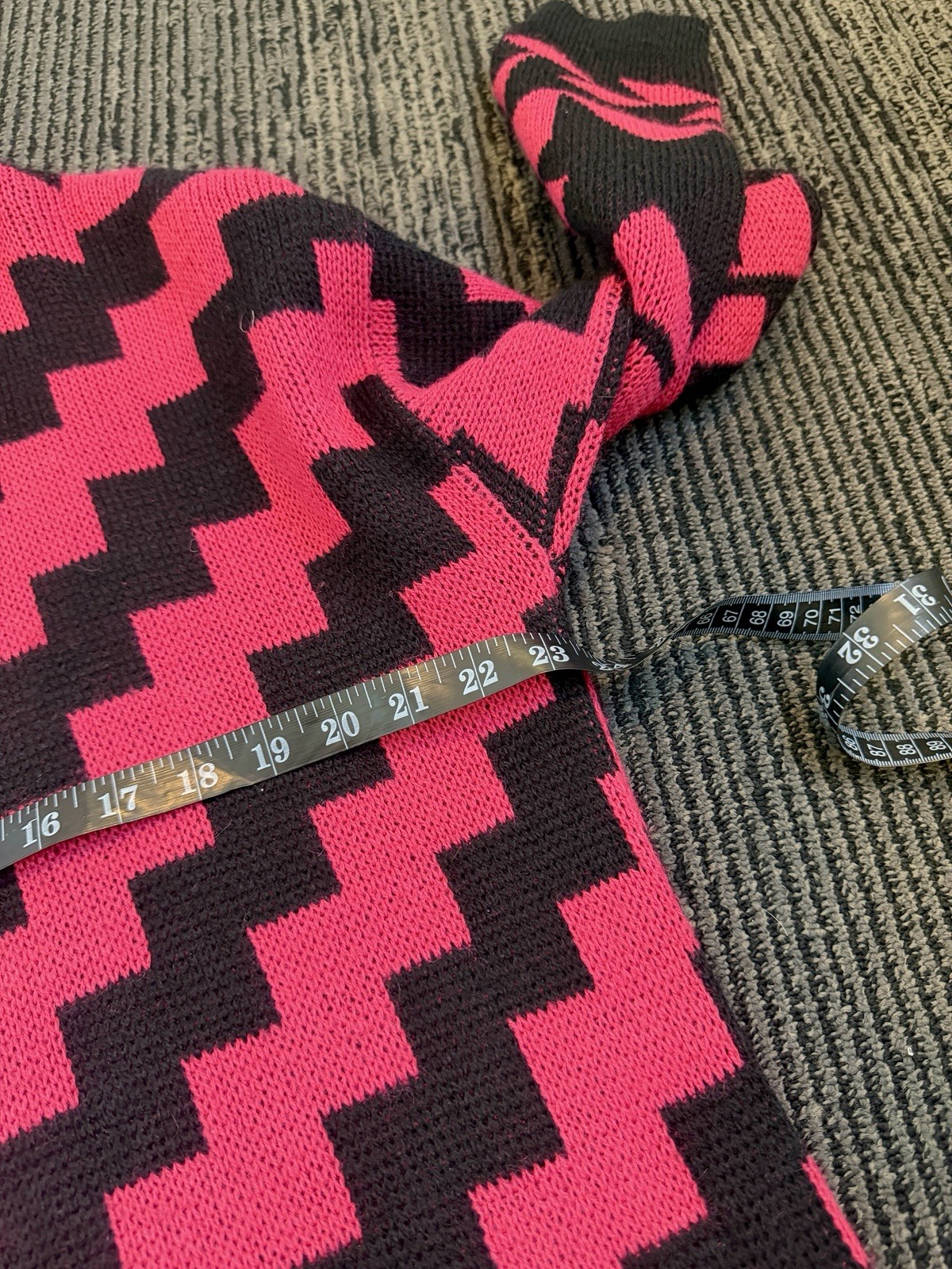 Vintage Compositions Made in Italy Geometric Sweater Pink Black Knit Size L