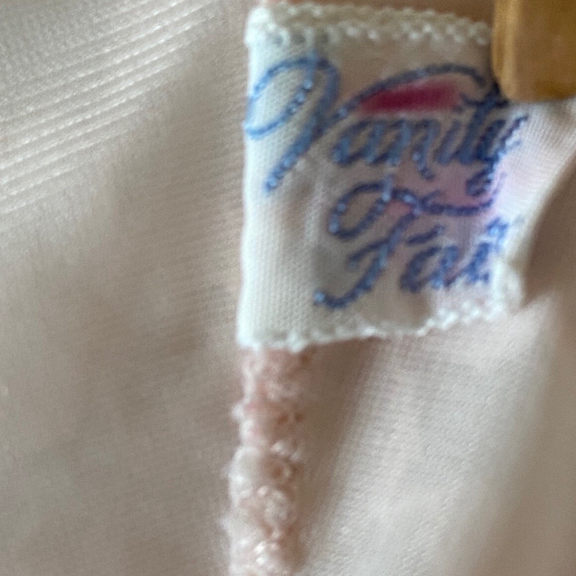 Vintage Vanity Fair 50s Full Slip 34 T Lacy Pink