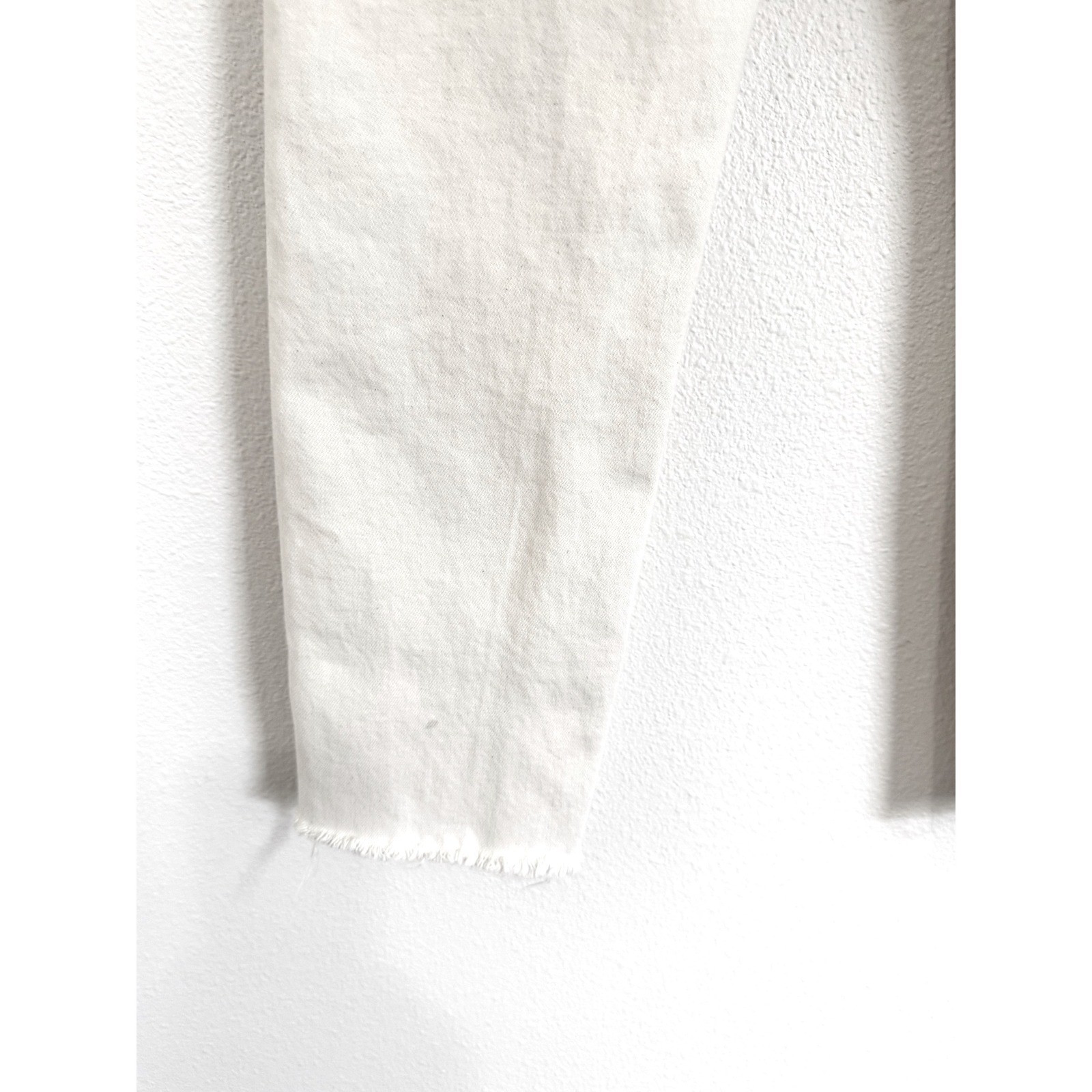 RE/DONE High-Rise Stove Pipe Straight Leg Jeans in Vintage White with Raw Hem