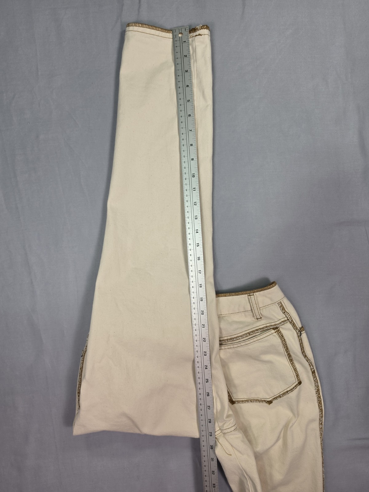 Vintage Basic Blues by Breaker Jeans Cream Gold Stitch High Waist *AS-IS*
