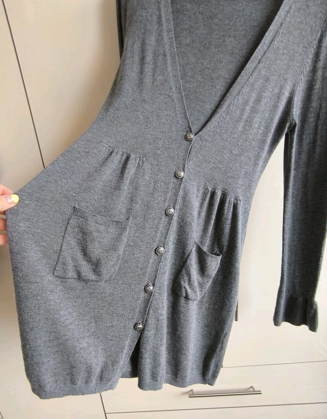 Beautiful vintage women’s grey Louise Orop cashmere, new wool, angora cardigan