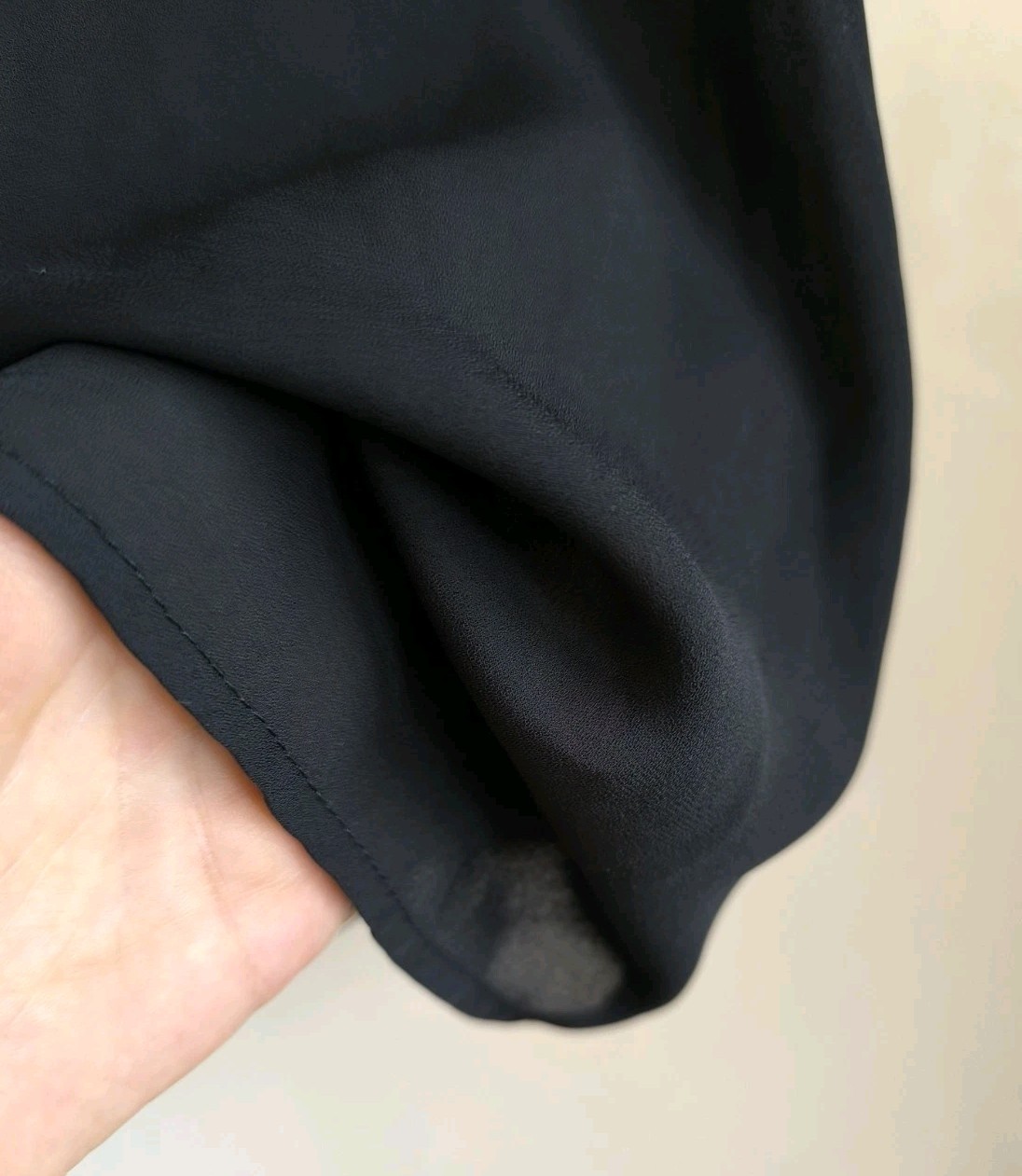 Lovely vintage black blouse by Mint&Berry, chiffon polyester 🎥 size 36