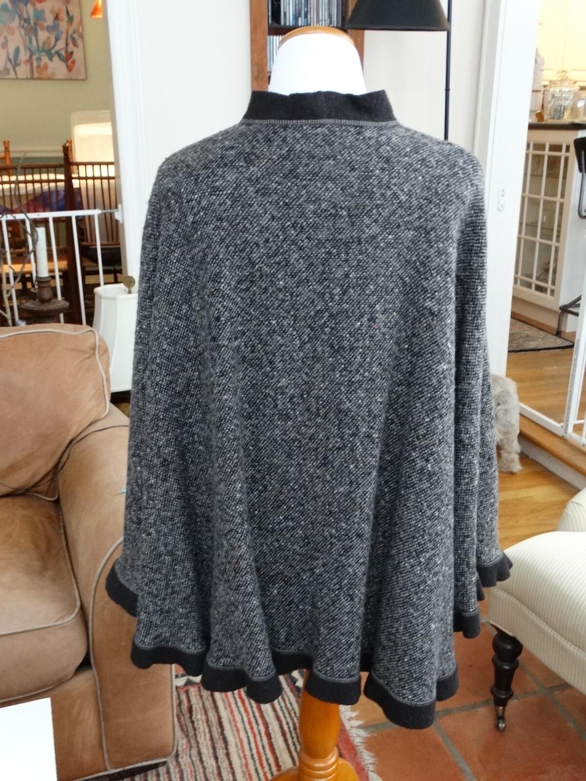 Jimmy Hourihan of DUBLIN wool blend BROWN wrap CAPE one size S/M/L – Excellent!