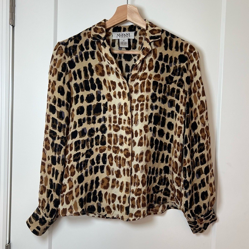 Alfani 100% Pure Silk 90s Vintage Giraffe Print Button-up Blouse 🦒