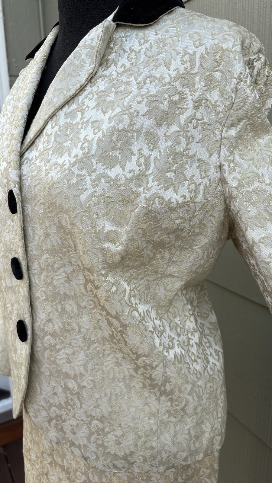 vtg REID & REID 40s 50s Old Money Brocade Velvet Collar Jacket Skirt Suit Set
