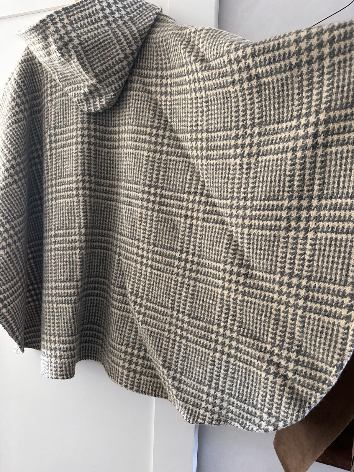 1970s Vintage Handmade Wool Houndstooth Hooded Cape Poncho Coat One Size