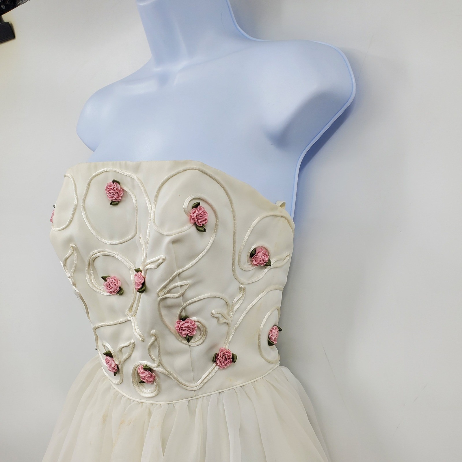 Vintage Mike Benet Formals Strapless Floral Ribbon 3D Rose Gown Dress 8 Coquette