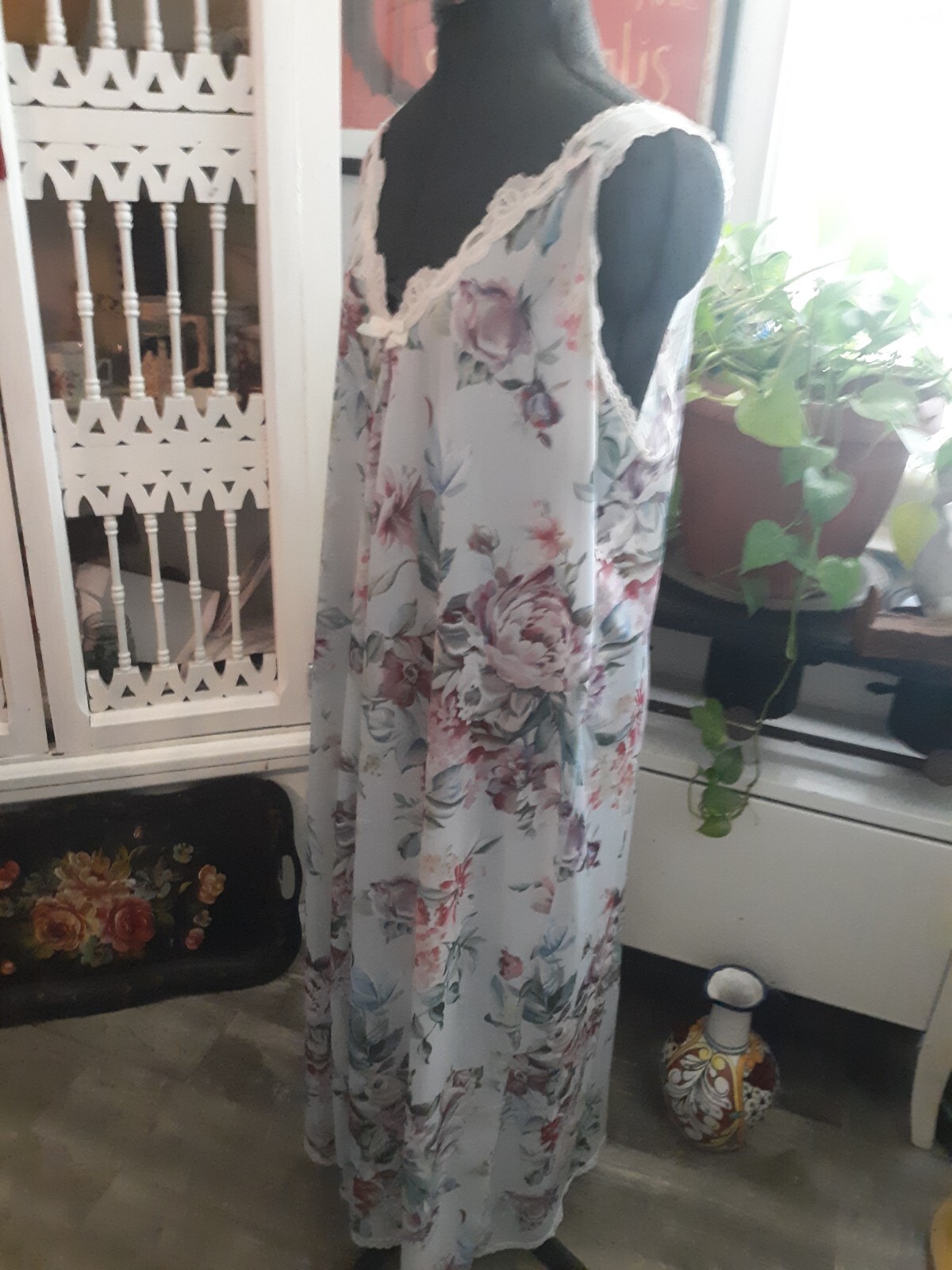 Vintage Chiha Womens Size Large Night Gown Floral Blue Pink Red Green Beige