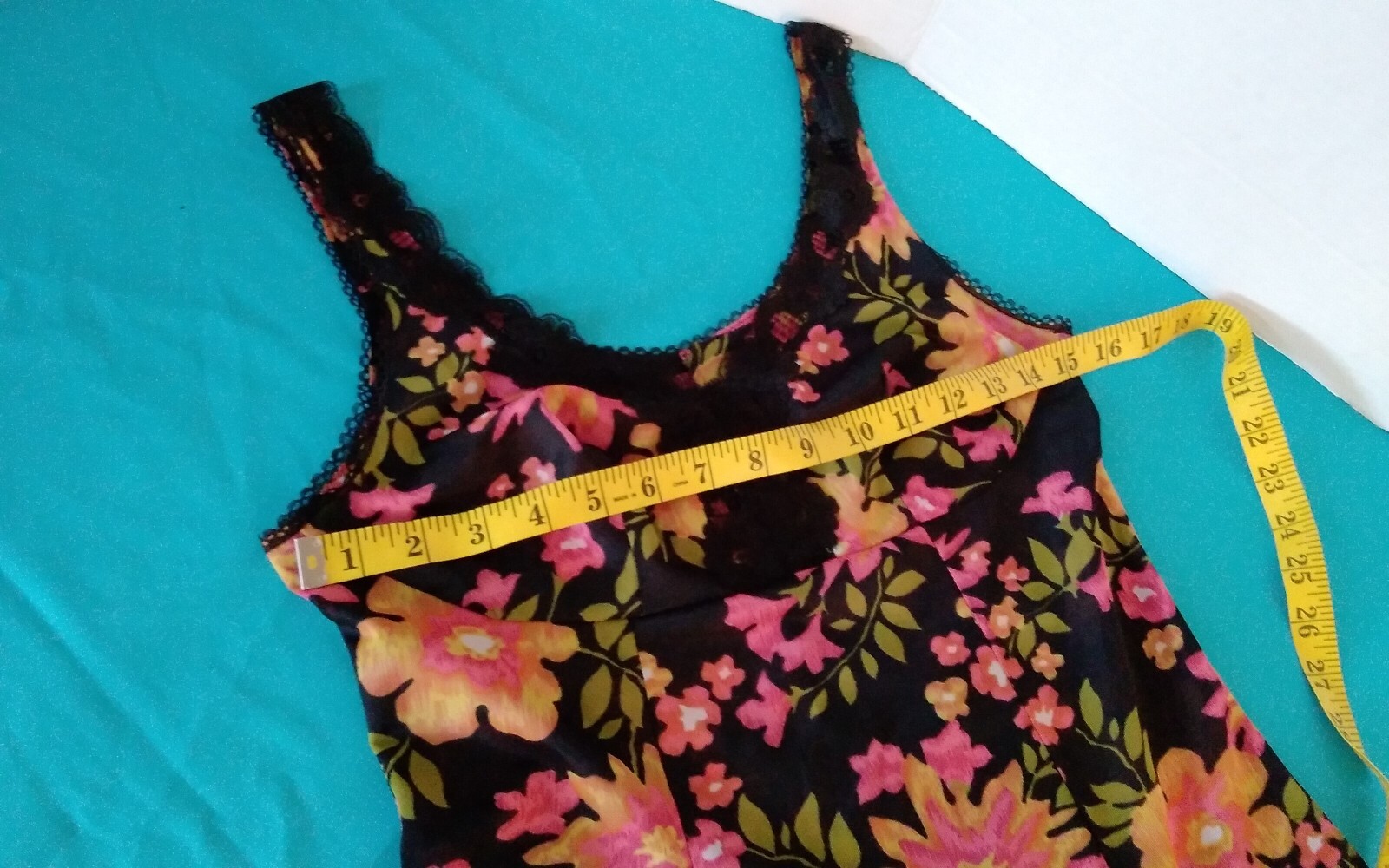 Vintage European 60-70’s Retro Groovy Lacey Short Babydoll Nightie Size S-M
