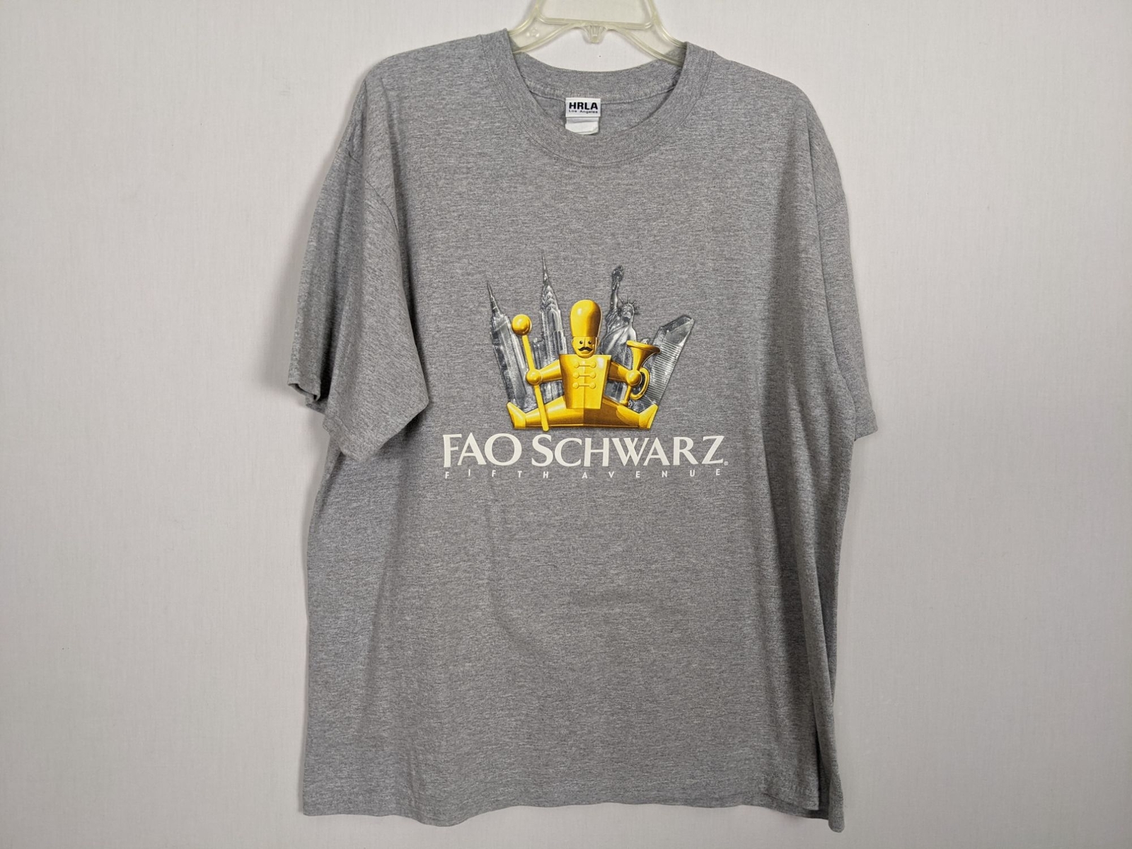 Vintage HRLA Los Angeles short sleeved FAO SCHWARZ Fifth Avenue gray TShirt