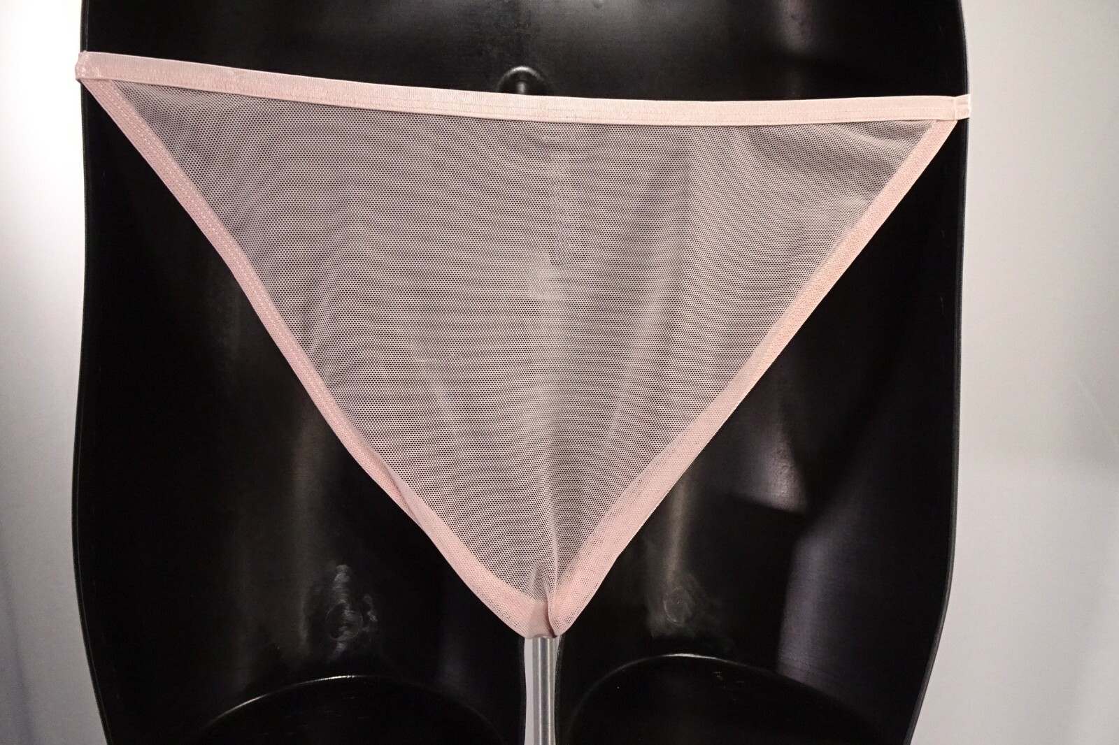 Vintage „Smart & Sexy” Dusty Rose Embroidered Nylon & Spandex Panties / Size 8