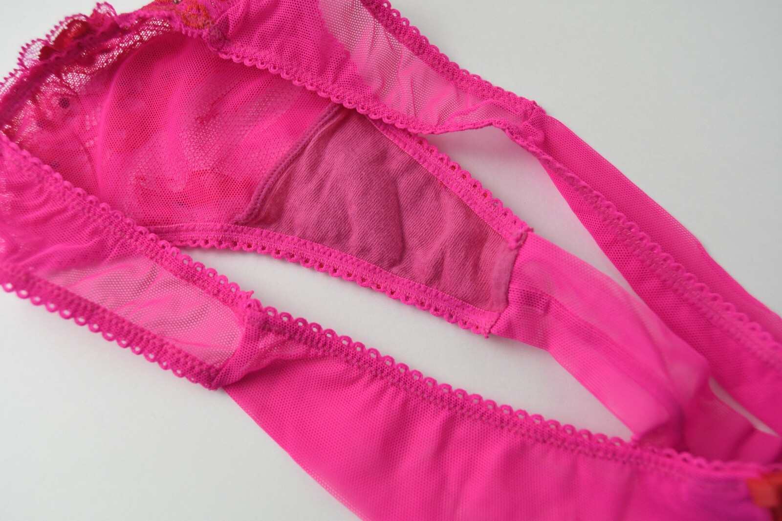 VTG Victoria’s Secret Sexy Little Things Lace Keyhole Thong Panty SMALL