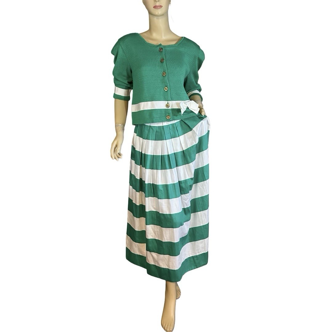 WOMEN’S VINTAGE CIRCA 1980’S CULLINANE GREEN SKIRT AND SWEATER SET SZ 10/M