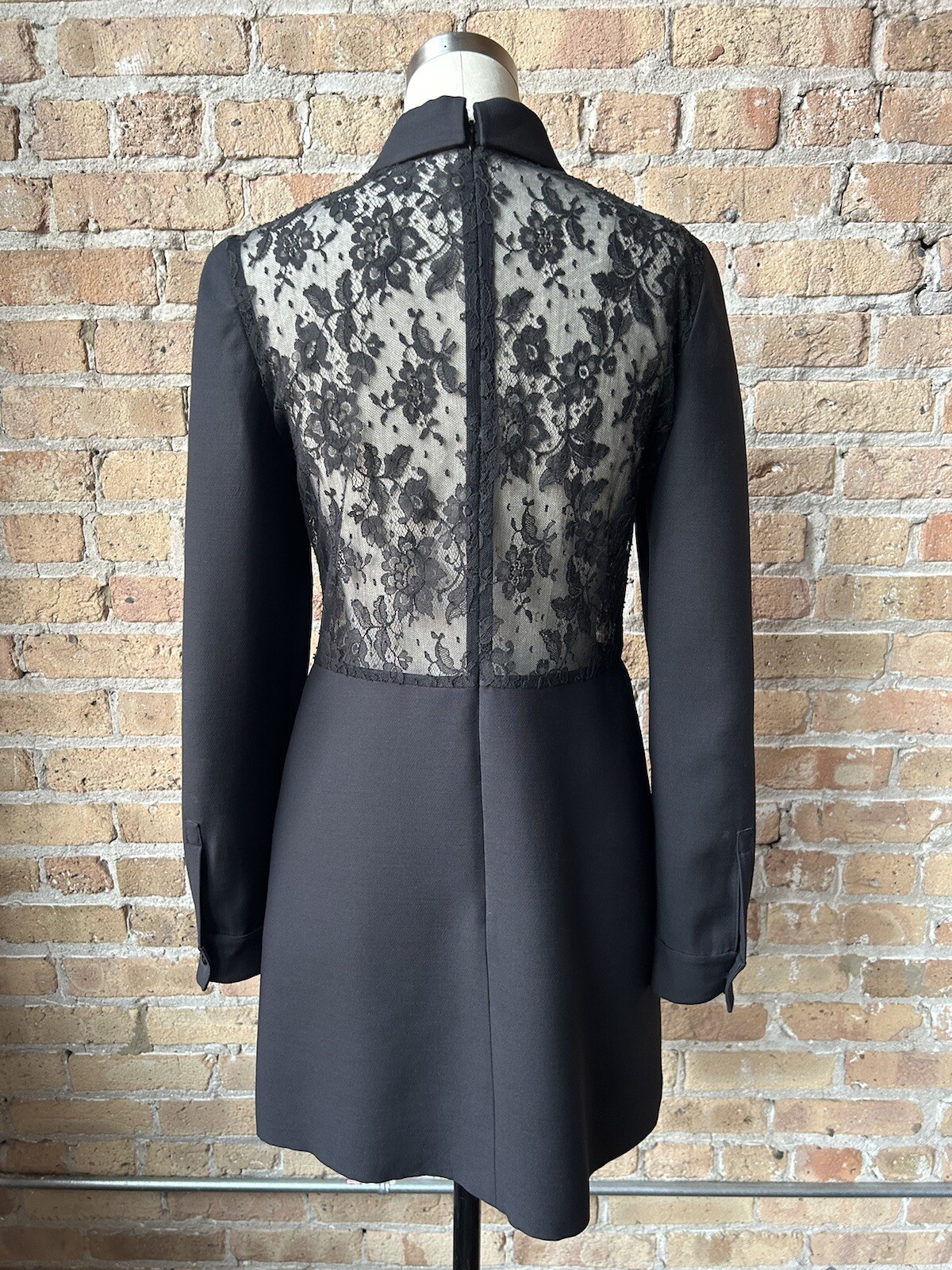 Runway Valentino dress 40, (size 6) Great Condition. Worn Only Twice.