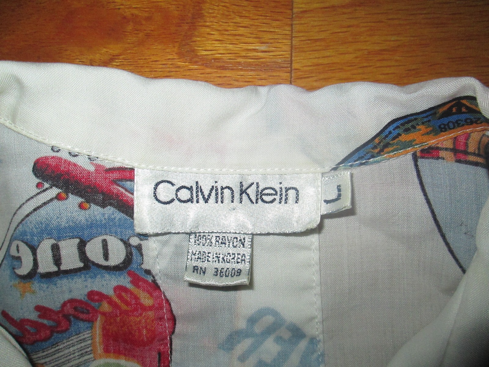LADIES Vtg 80s 90s CALVIN KLEIN Loop Collar Rayon album record aop hawaii shirt