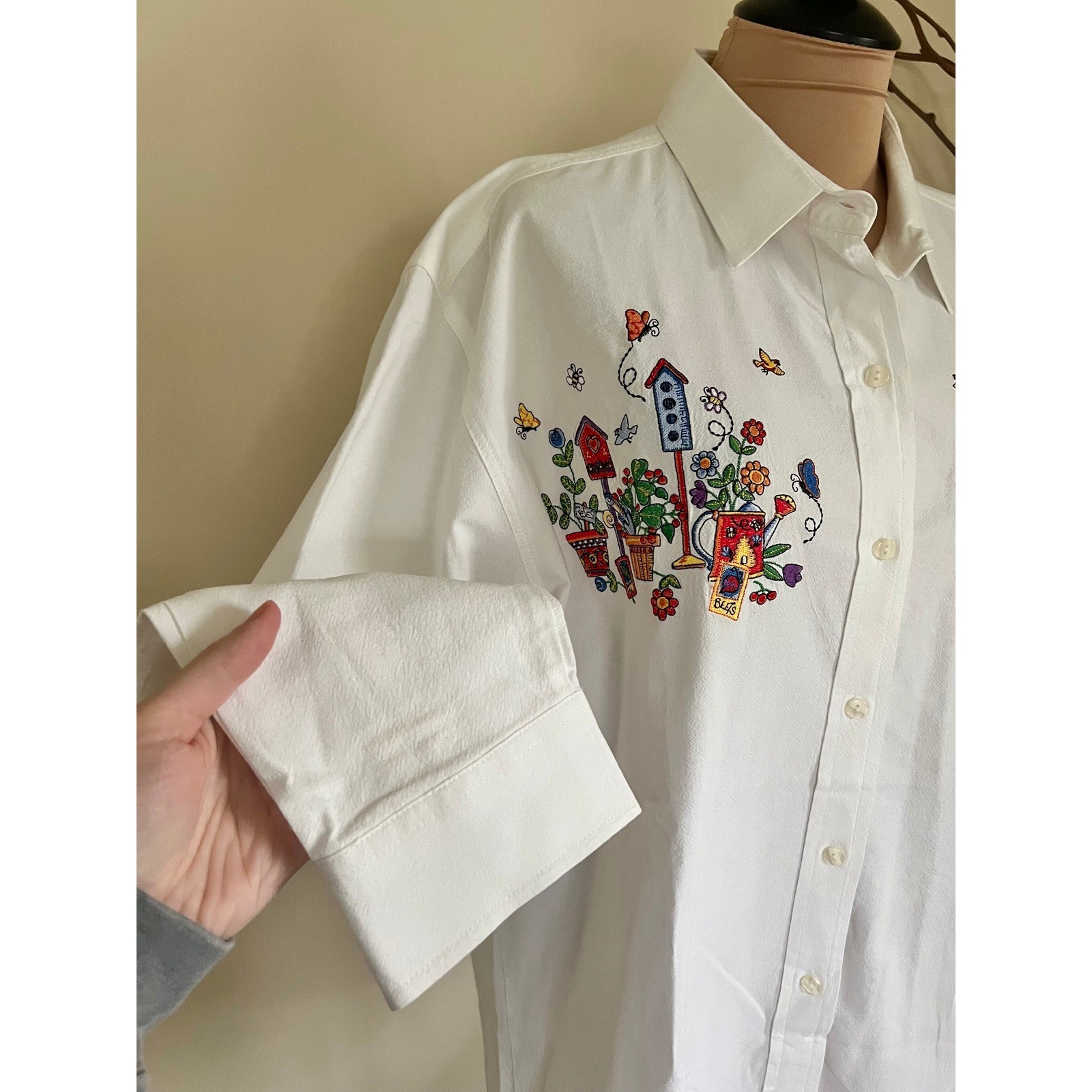 Vintage Casey Coleman Garden Theme Embroidered Button Down