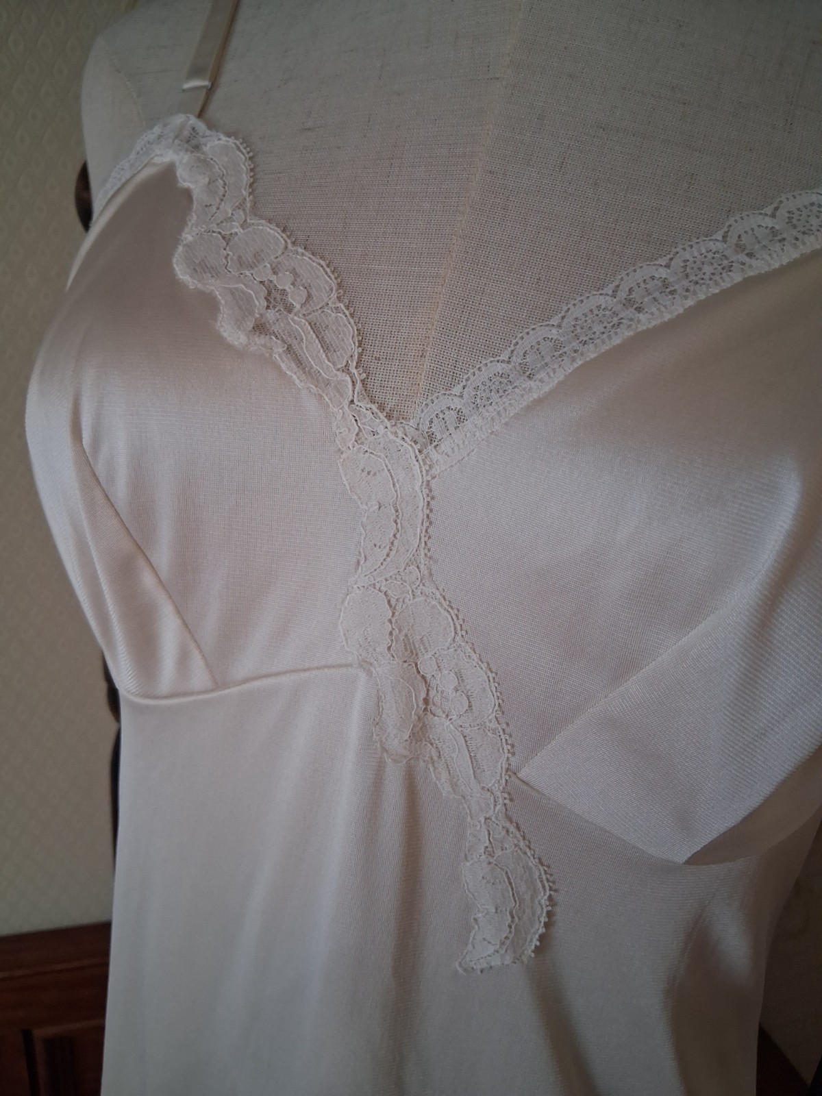 Vintage 1970s Vanity Fair Ivory Lace Trimmed Coquette Cottagecore Slip Dress