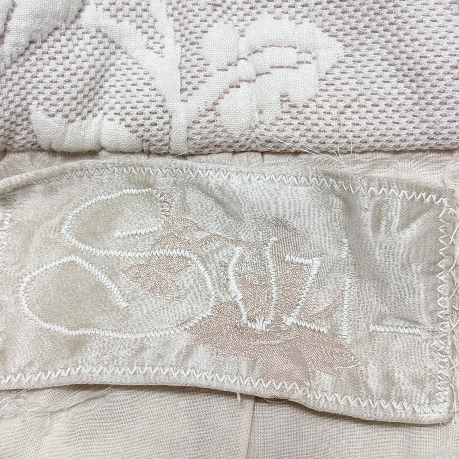 Suzi Beige Floral Quilted Matelasse Jacket Stand Collar Vintage Small Grandma