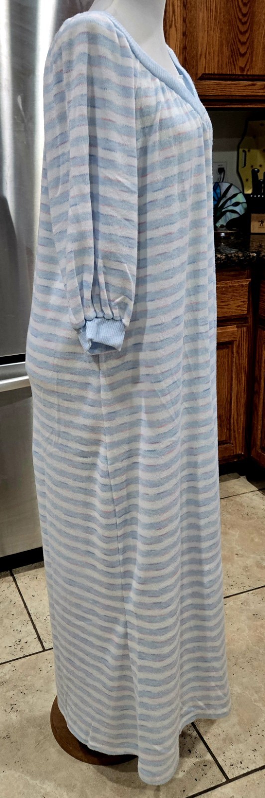 1980s DONNA RICHARD GILLIGAN & O’MALLEY Striped Polyester Acrylic Nightgown Sz M