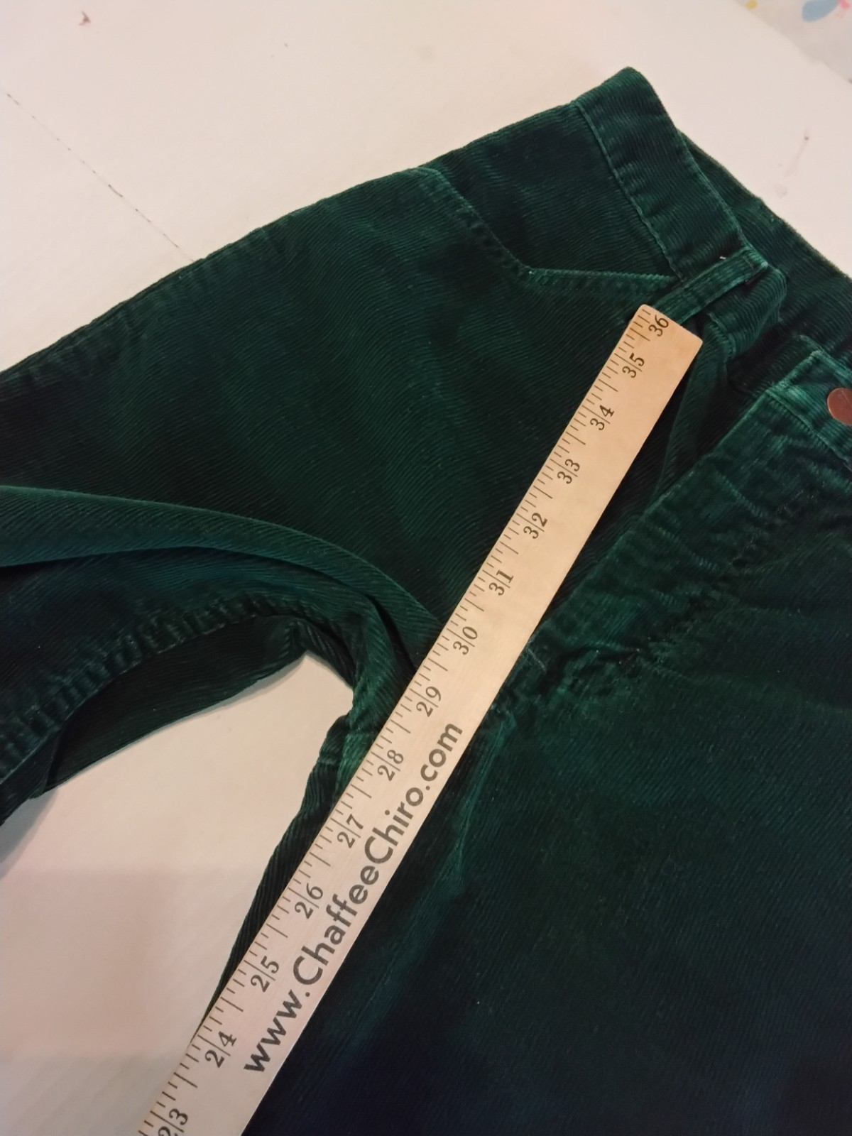 VTG 70s Wrangler Green Corduroy Bell Bottom Jeans Women’s 28×28 Hippie Boho