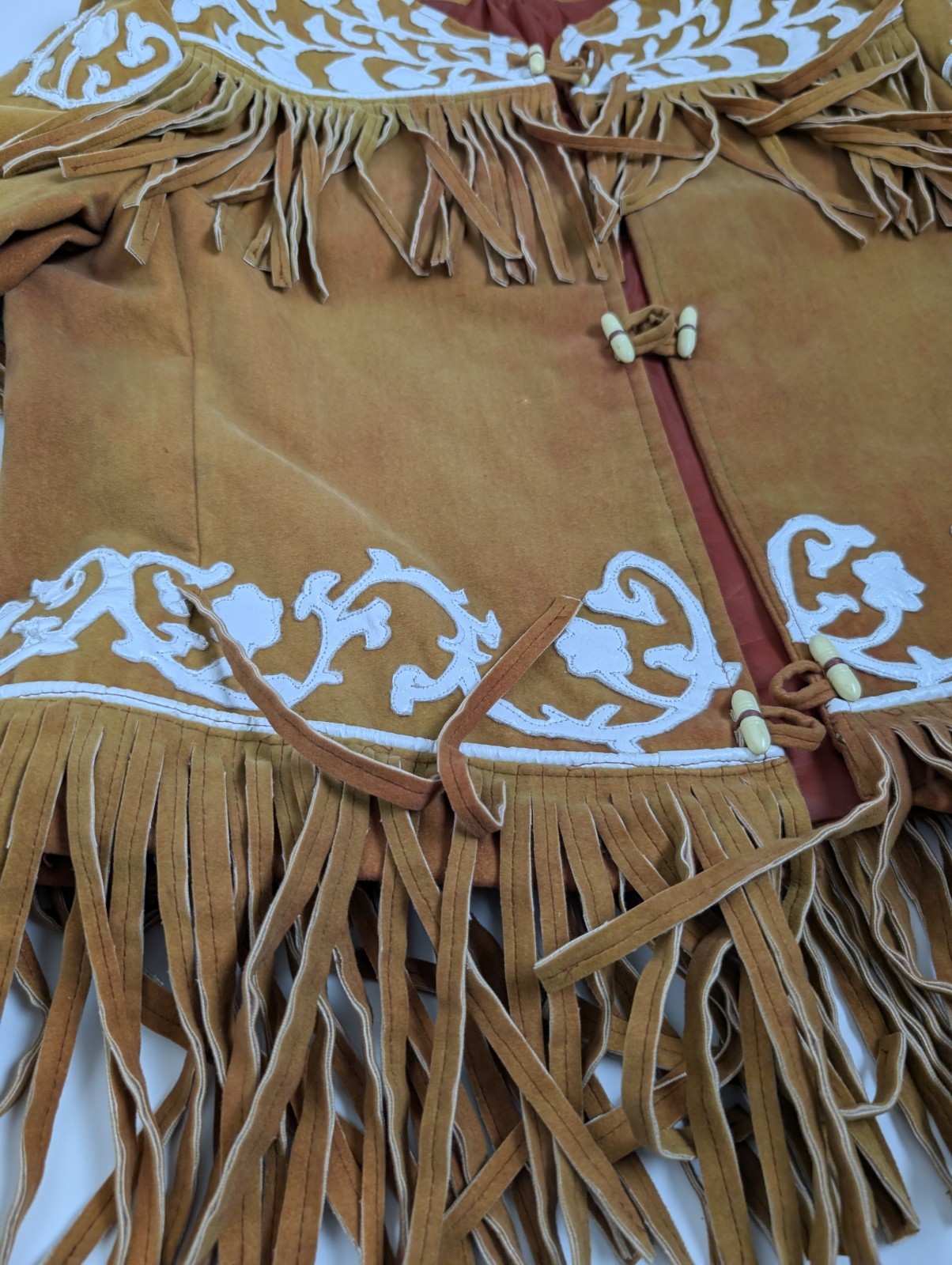 VTG Western Suede Fringe Jacket White Floral Applique Boho Toogle Coat 23×24