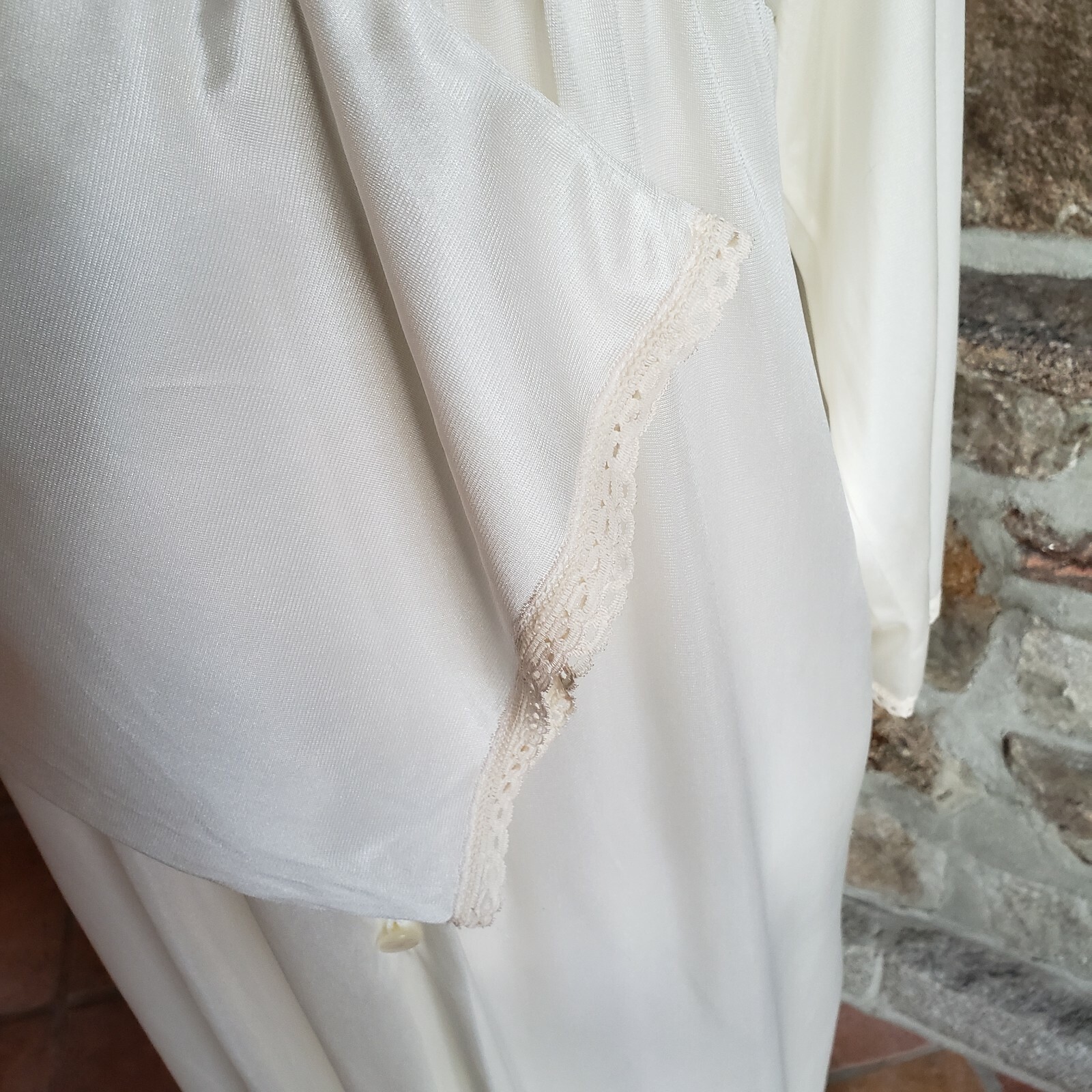 Vintage Robe Size S Cream Nylon Lace Housecoat Lounge Soiree div by Danielle