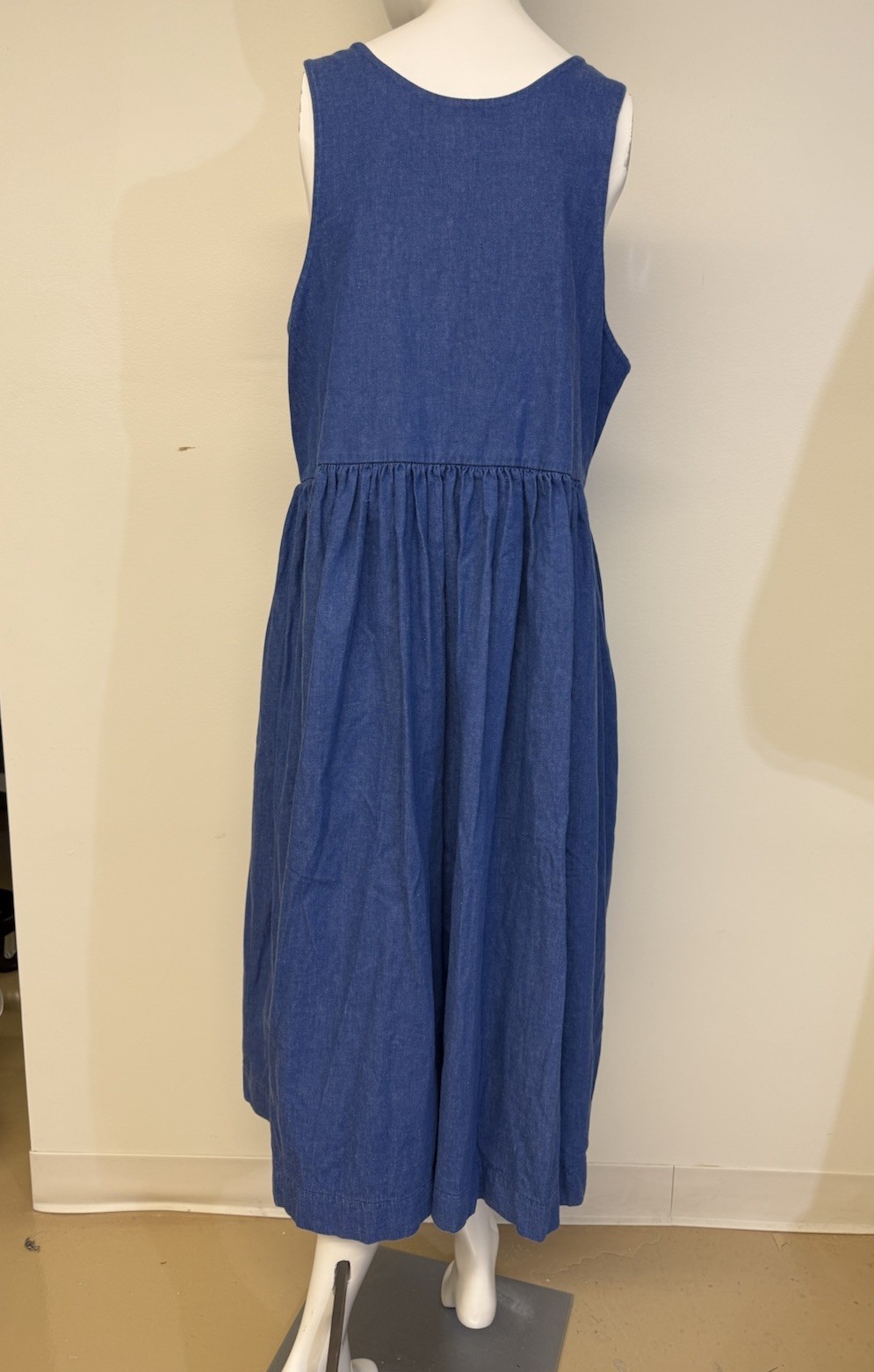 Vintage Dogwood lane Denim dress Sz Medium Fruit Bottons
