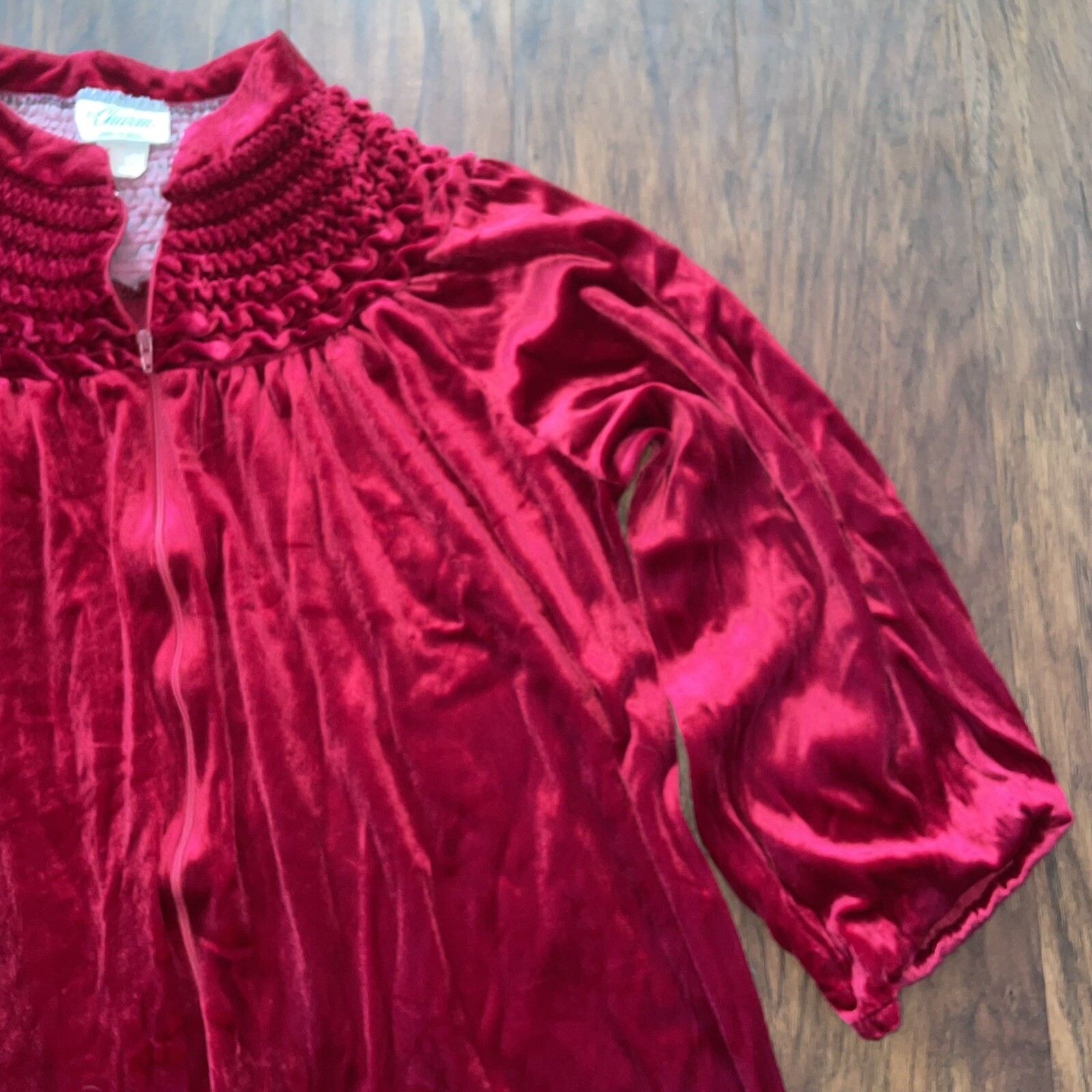 VTG Made In USA L Large Velvet Red Zip Front Robe Housecoat It’s A Charm Women