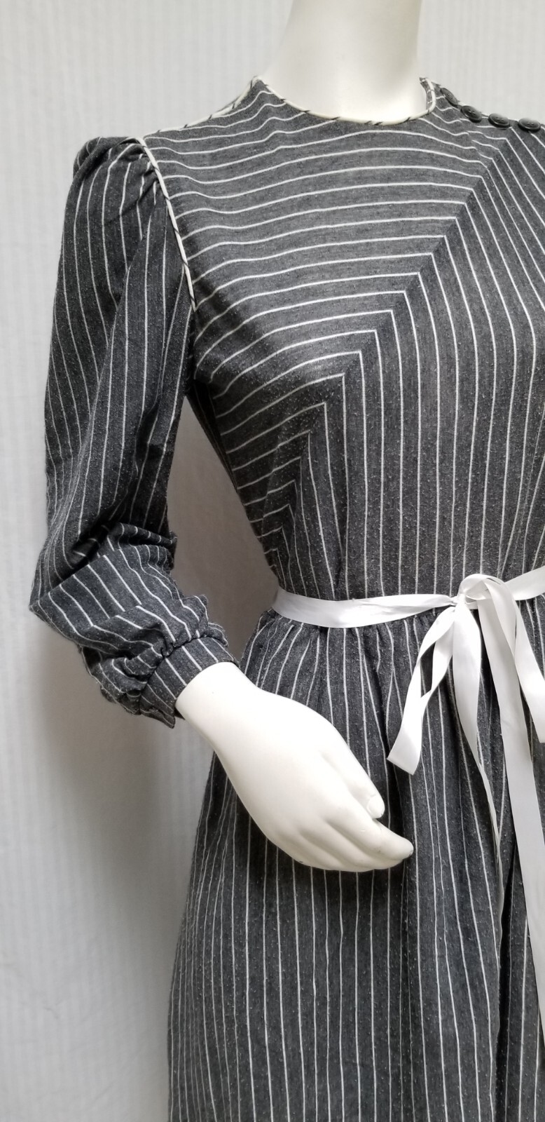 Vintage 1970/80’s NANCY GREER NY Grey White Stripe Knit DRESS – Size M
