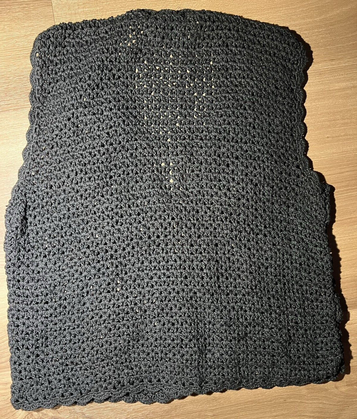 Vtg Yarnworks Crochet Vest Womens M Black Floral Scalloped Boho Open Knit Hippie