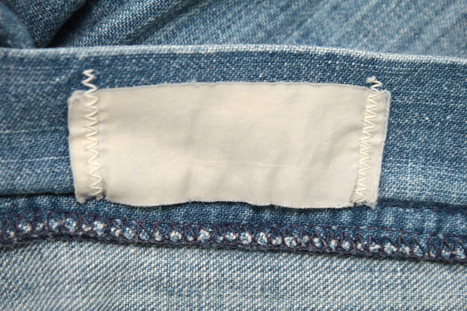 VTG Womens 70s Wrangler Denim Bell Bottom Jeans W/ Arrow Belt Loops Sz 33″ 1970s