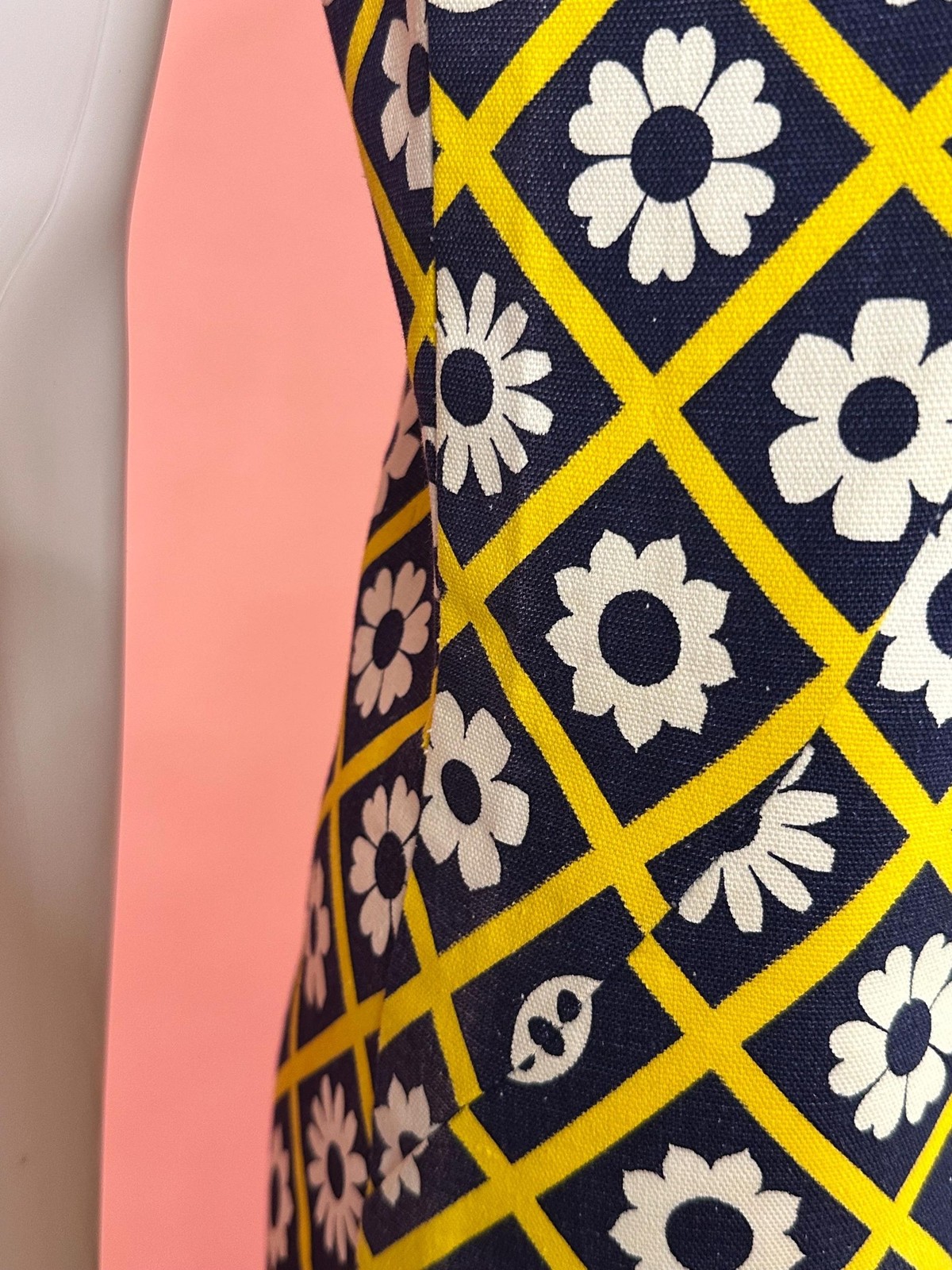 1960s-1970s Lattice Floral Print MOD SHIFT Tunic Micro Mini Dress. XS-S