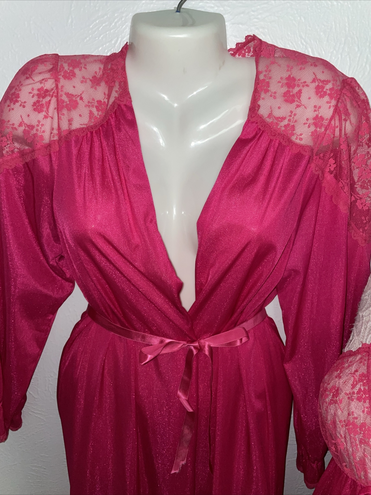 PARAMOUNT Nylon Peignoir Robe & Nightgown Set Gown Pink Lace Woman’s Vintage