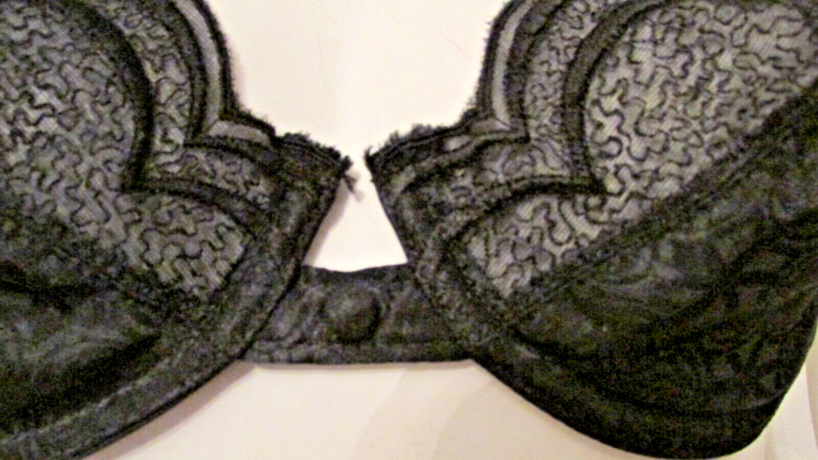 Victoria’s Secret Gold Label Floral Satin Chantilly Lace UW Balconette Bra 34C