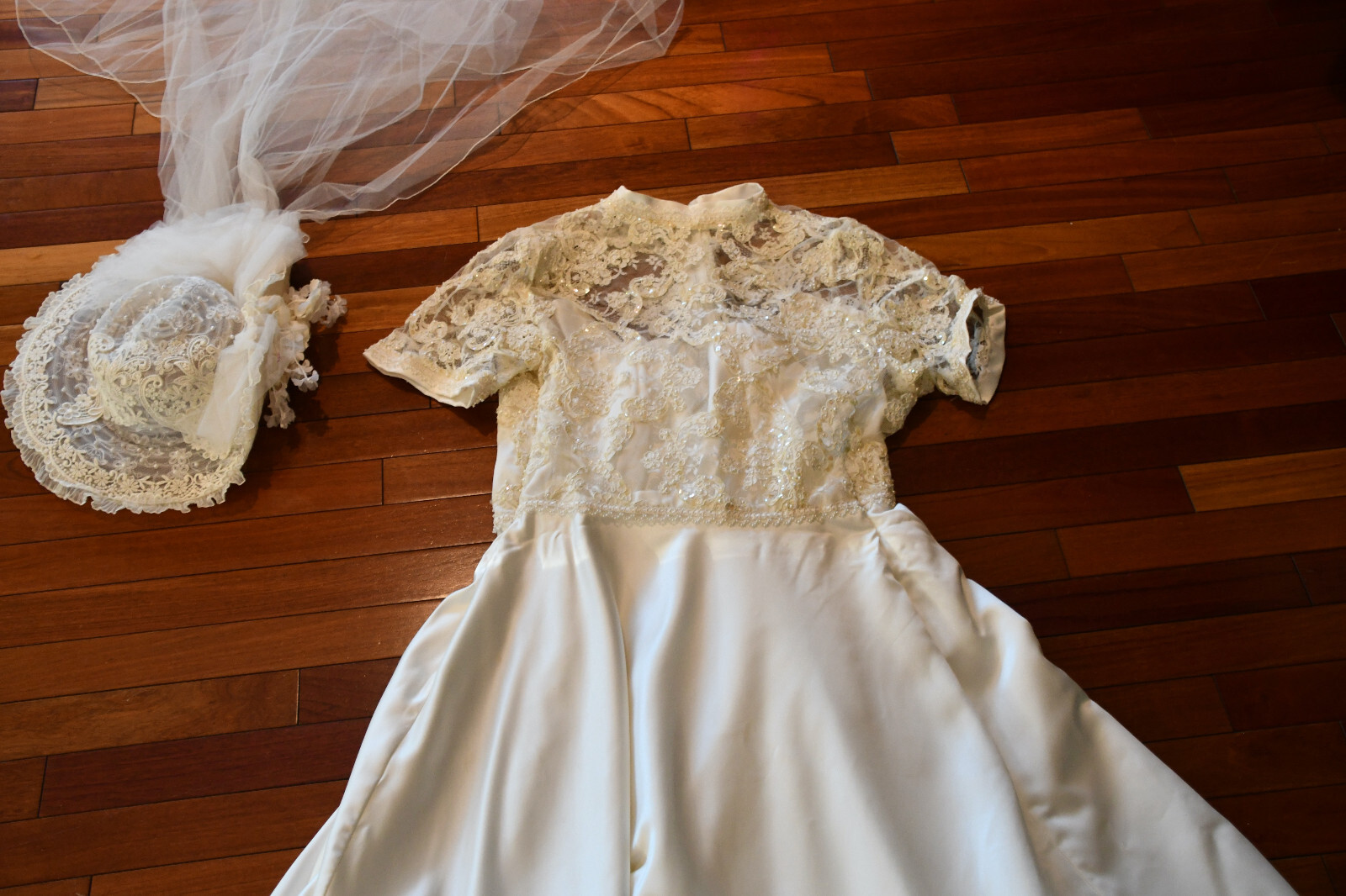 Vintage Fashion 1001 Nights Wedding Bridal Dress Hat Sz 13/14
