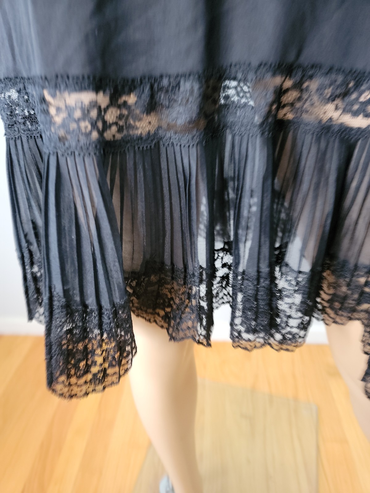 Vintage Van Raalte All Nylon Black Full Slip Lace Detail Size 34