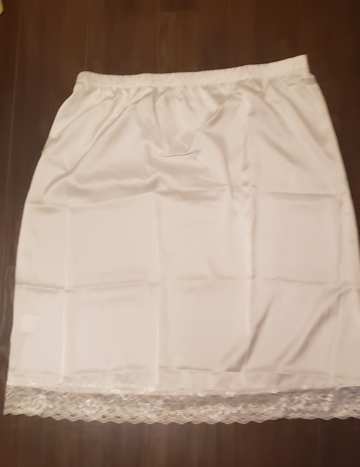 NEW!! White Lace Trim Half Slip – Size 2XL – 28″ Length