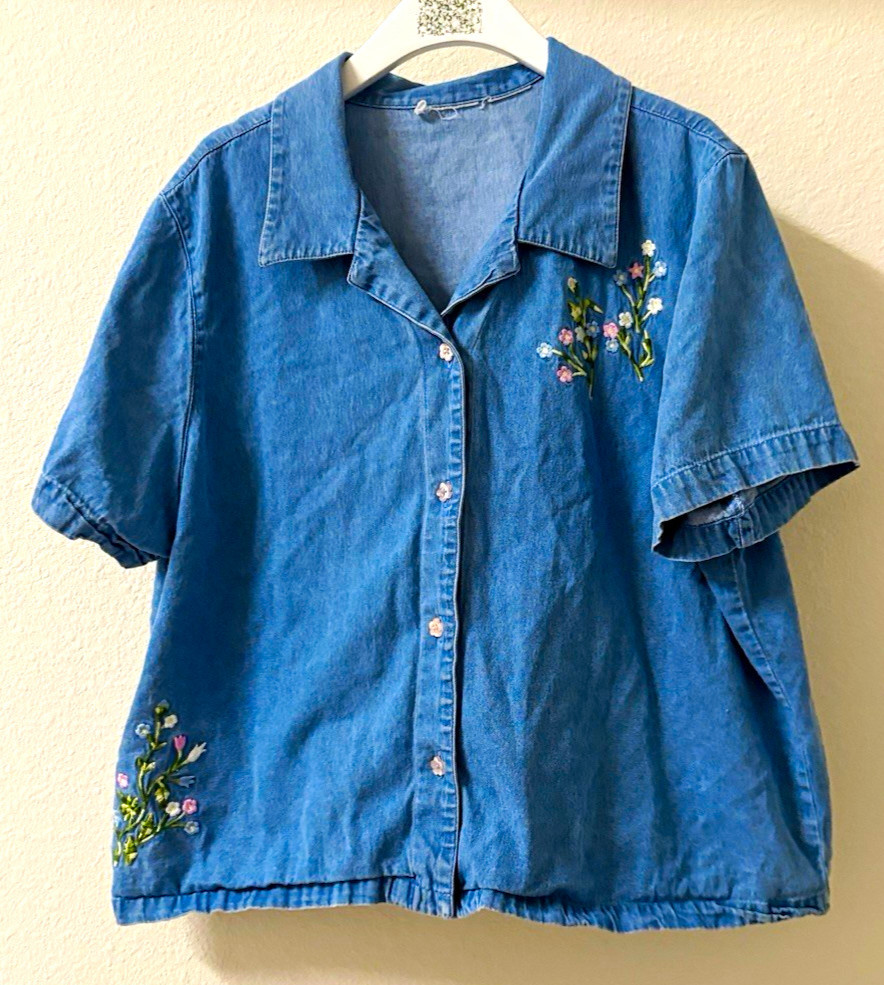 Vintage Grannycore Deniem Floral Button Down Embroidered Short Sleeve Women’s L