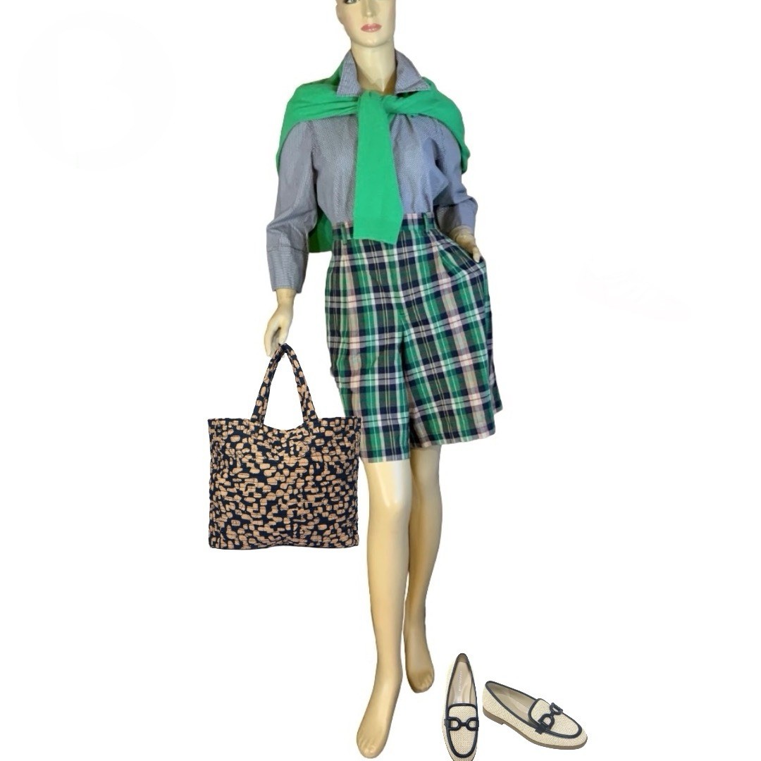 WOMEN’S VINTAGE CIRCA 1990’S ELISABETH BLUE & GREEN PLAID SHORTS SZ 16