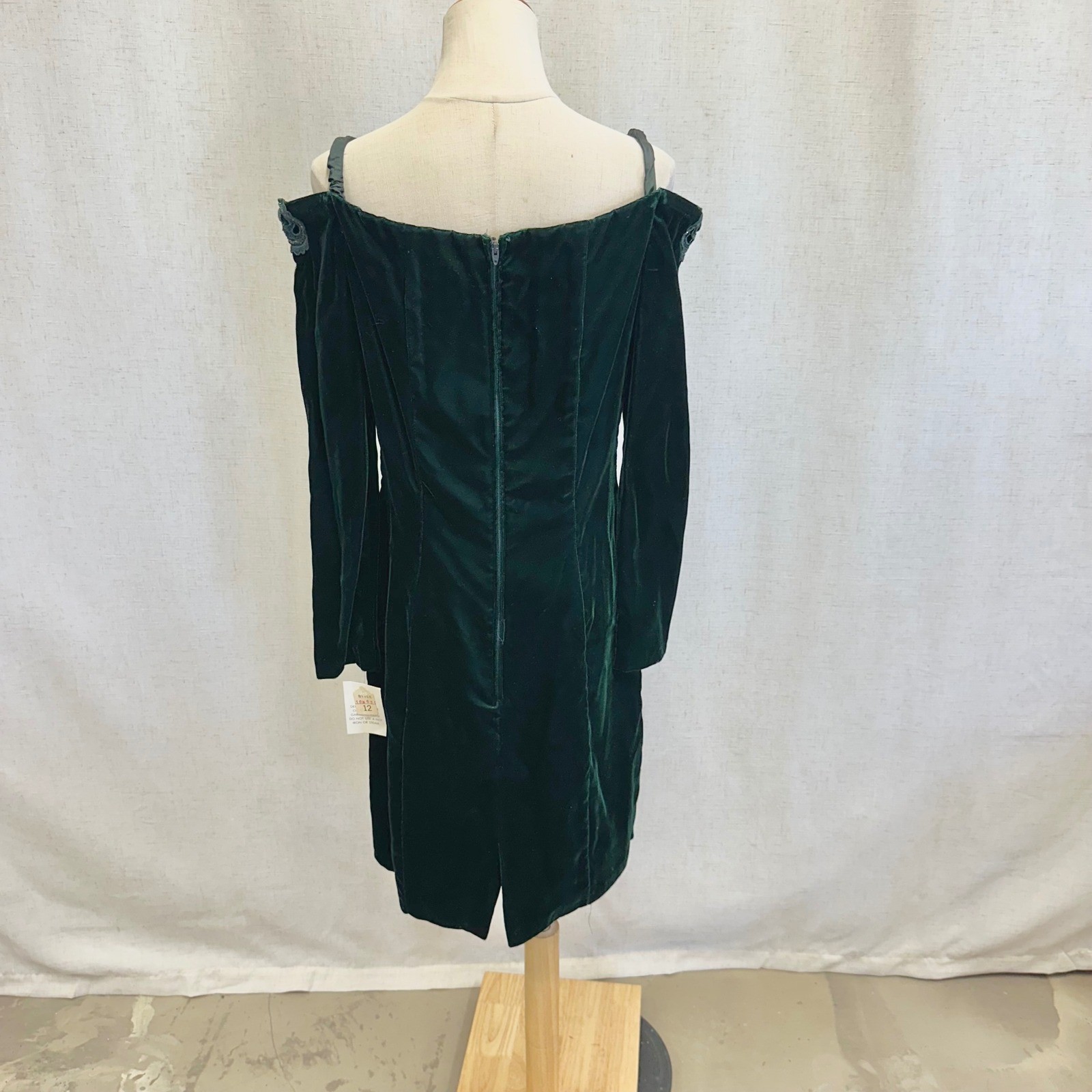 Moda International Emerald Green Velvet Lace Cold Shoulder Goth Dress Size 12