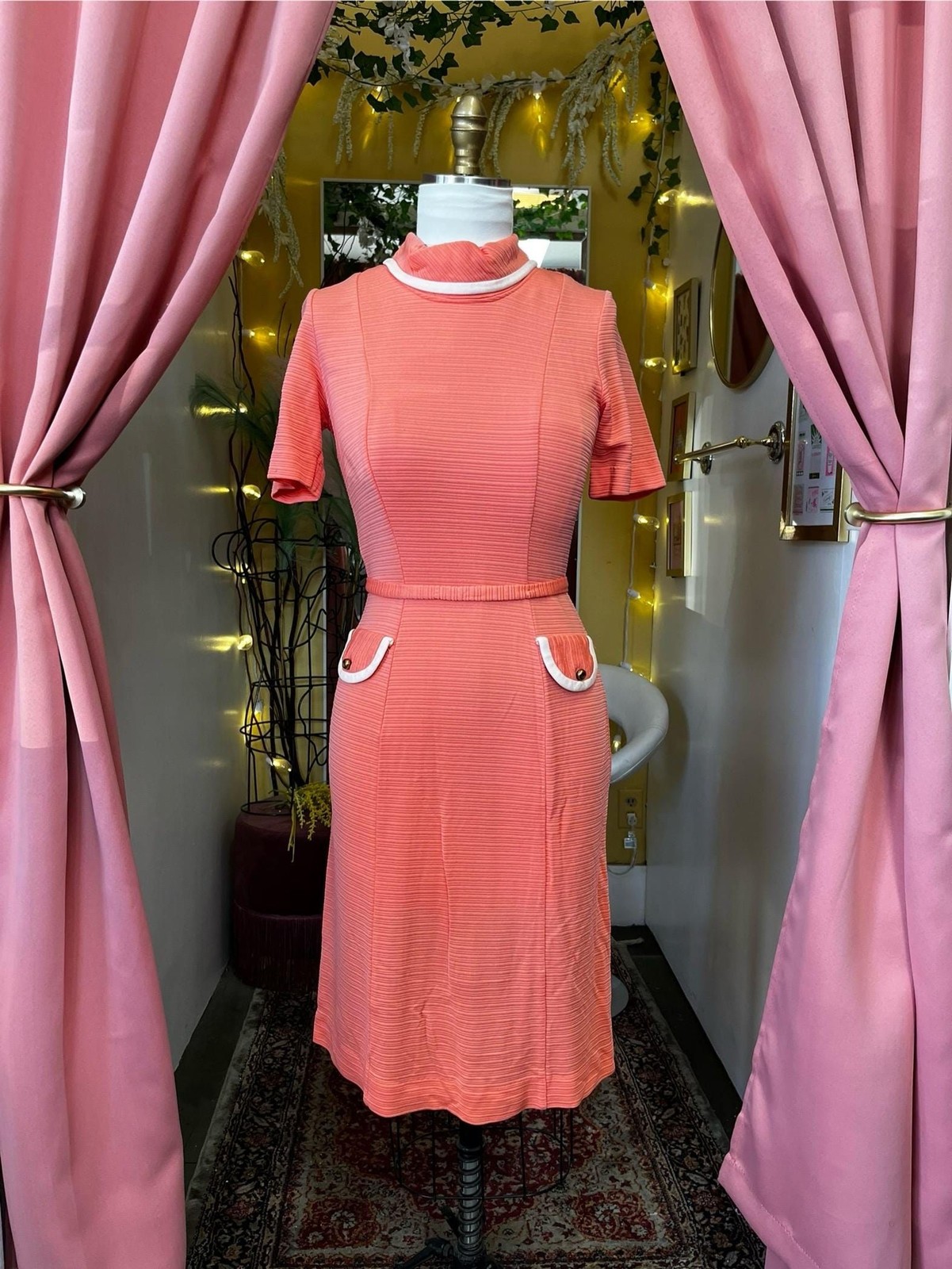 1960’s Coral High Neck Dress, Women’s M