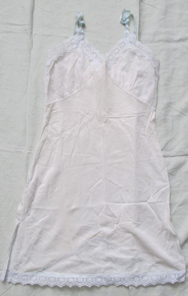 Vintage 50’s blue & lace Nylon Nani Flowers dress slip classic pin-up bombshell