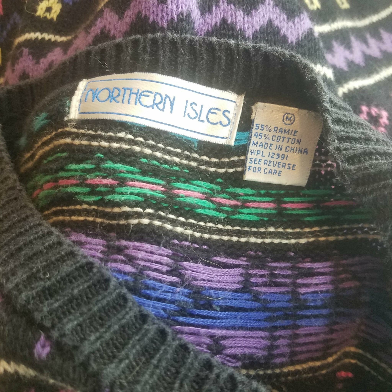 Vintage Northern Isles Pullover Sweater Black with Pink Purple Blue White Sz M