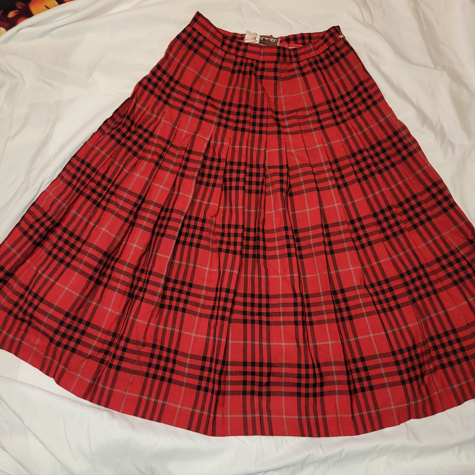 1070s Austin Hill, Aline, Plaid, Red, Skirt, Size 8 Vintage