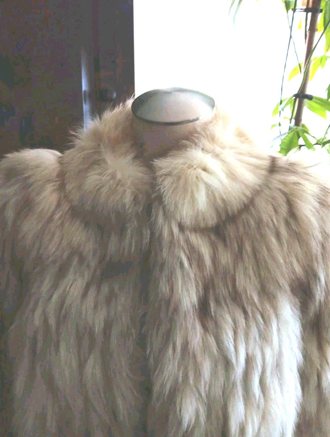 VINTAGE 1990’s SAGA IVORY FOX SHORT COAT XS-SML