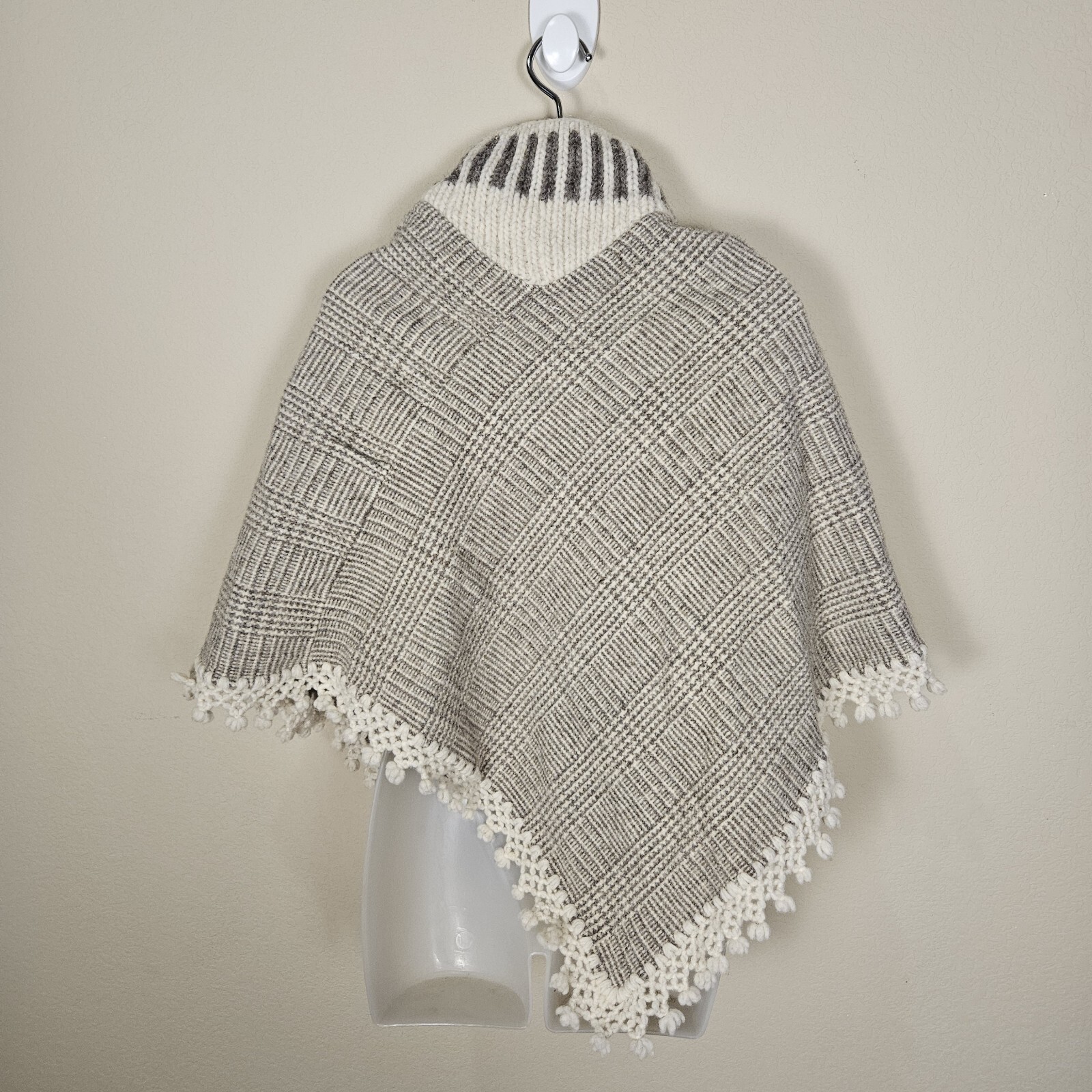 Wool Poncho Cape Fringe Handmade Mexico Vintage Crochet Hippie Boho Lagenlook