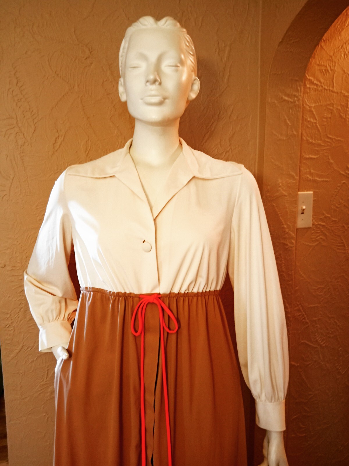 VTG 1960’s „Penneys Loungewear” Beige & Mocca Empire Waist Lounge Robe